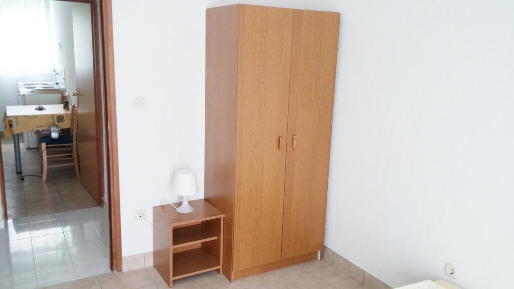 Apartment Twins パグ 部屋 写真